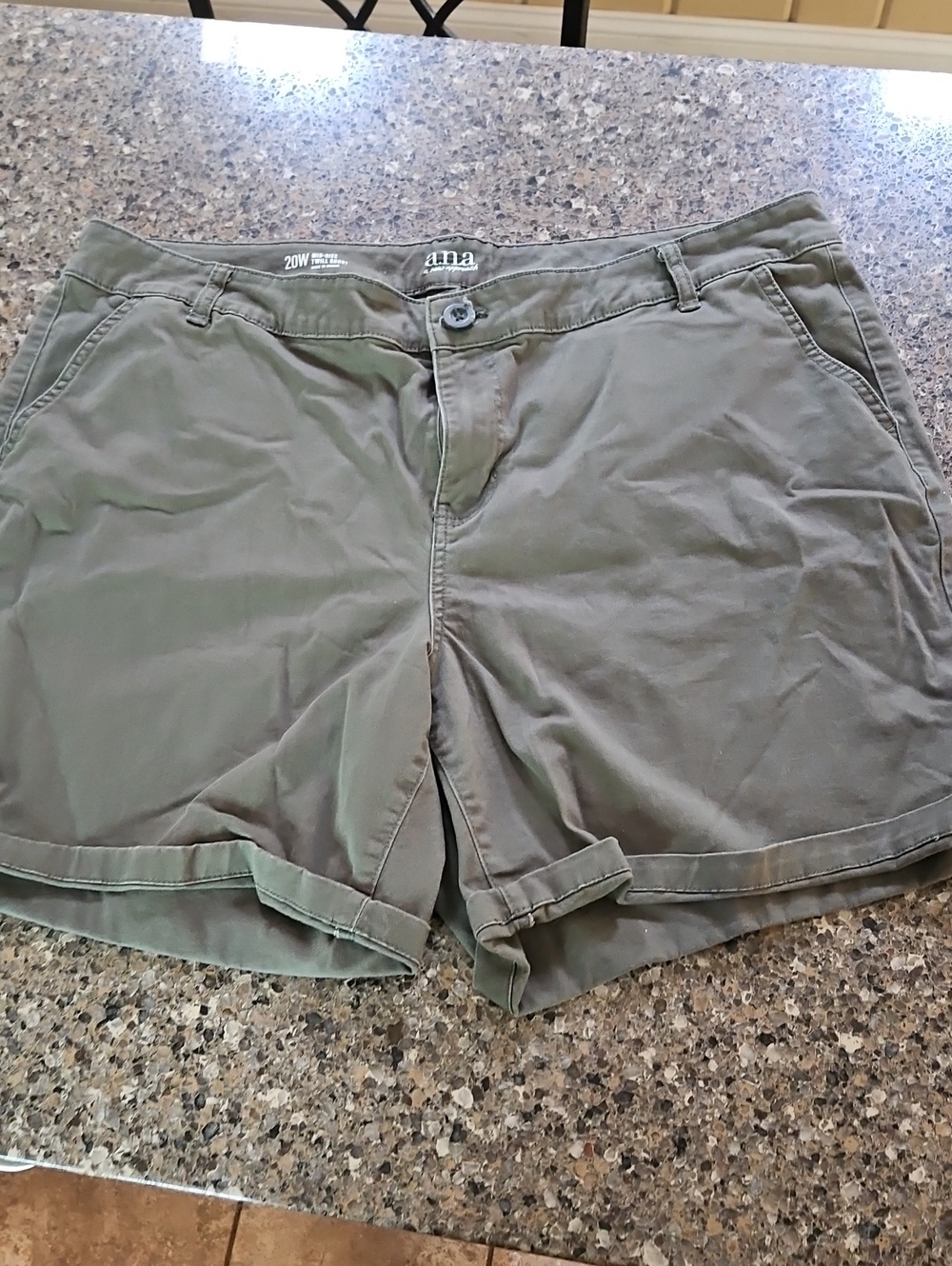 a.n.a Olive Green Women's Roll-Cuff Casual Shorts